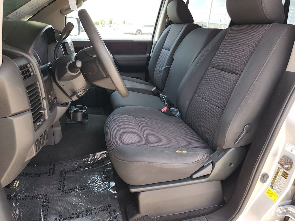 Used 2012 Nissan Titan SV image 12