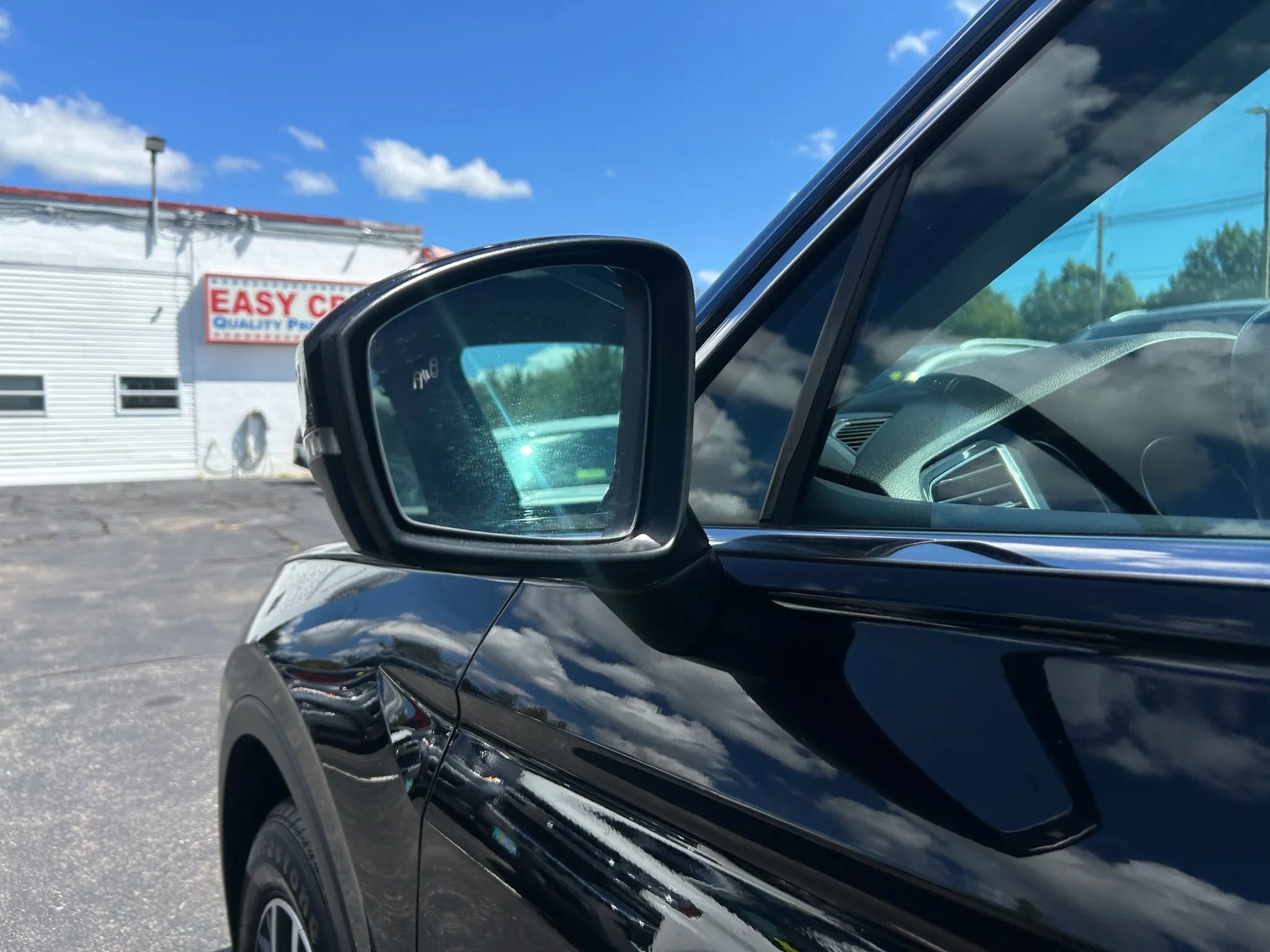 Used 2018 Volkswagen Tiguan SE AWD/4WD image 26
