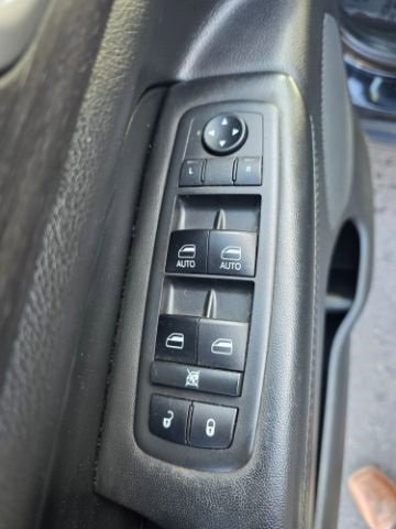 Used 2018 Jeep Grand Cherokee Laredo AWD/4WD image 53