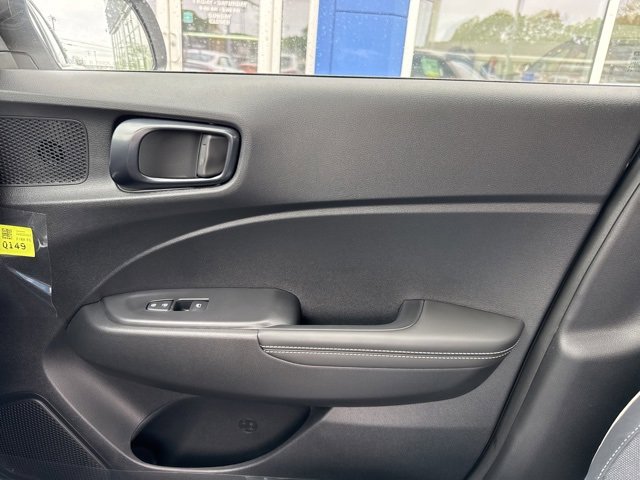 Used 2025 Hyundai Venue Limited image 42