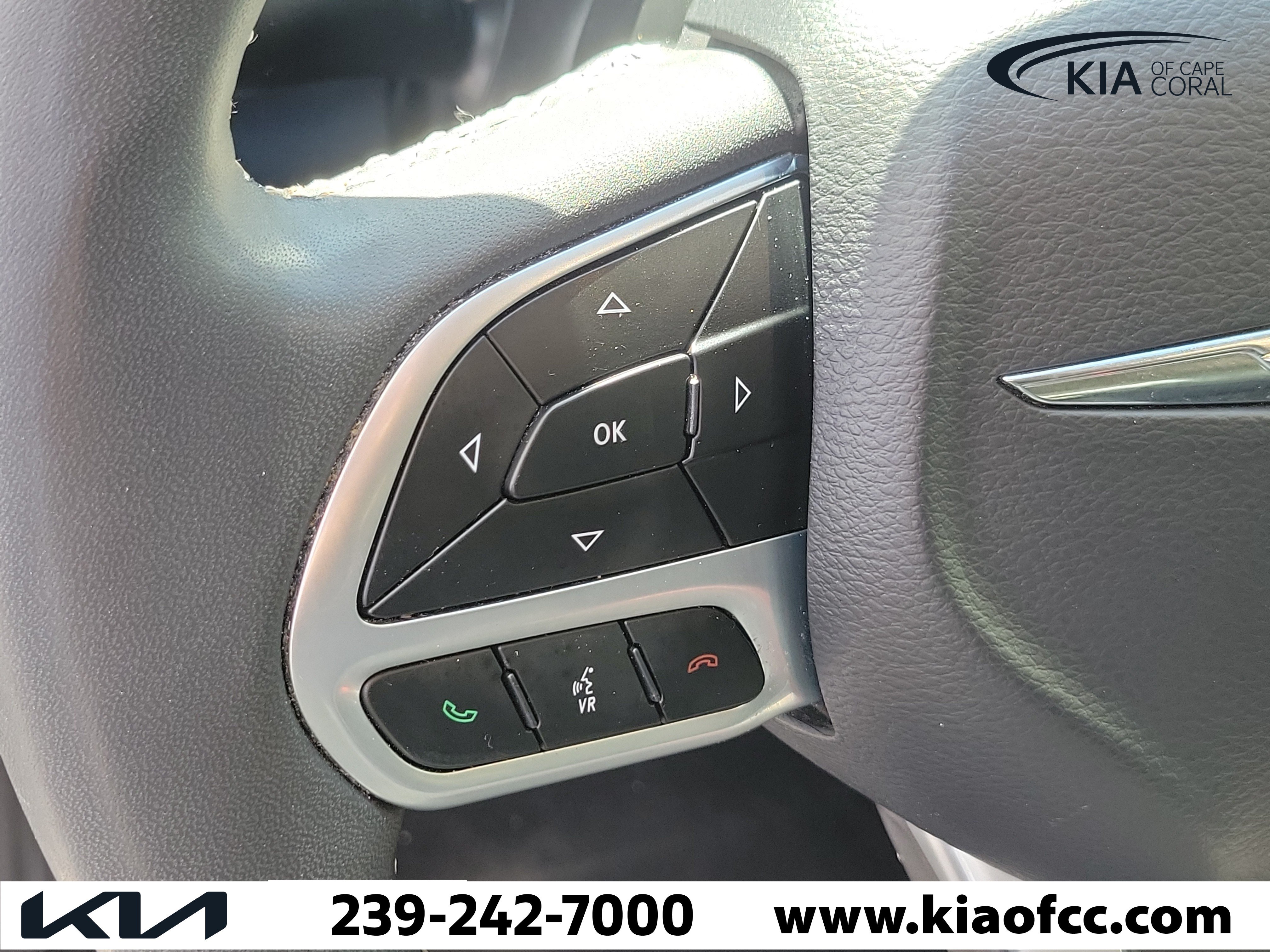 Used 2024 Chrysler Pacifica Touring-L FWD image 26