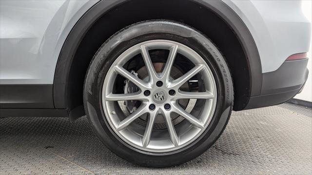 Used 2021 Porsche Cayenne image 30