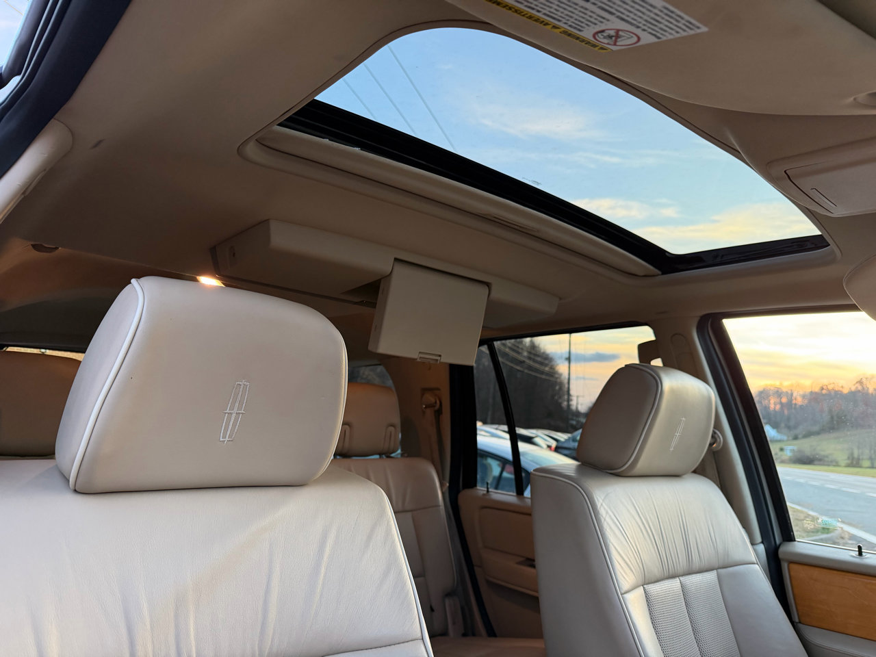 Used 2008 Lincoln Navigator 4WD image 25