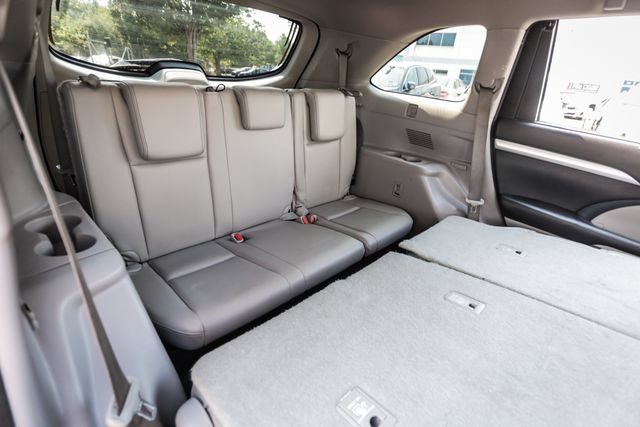 Used 2017 Toyota Highlander XLE AWD/4WD image 60
