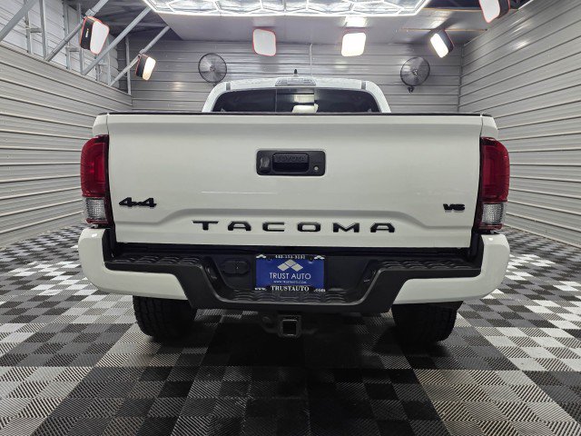 Used 2023 Toyota Tacoma SR5 AWD/4WD image 7