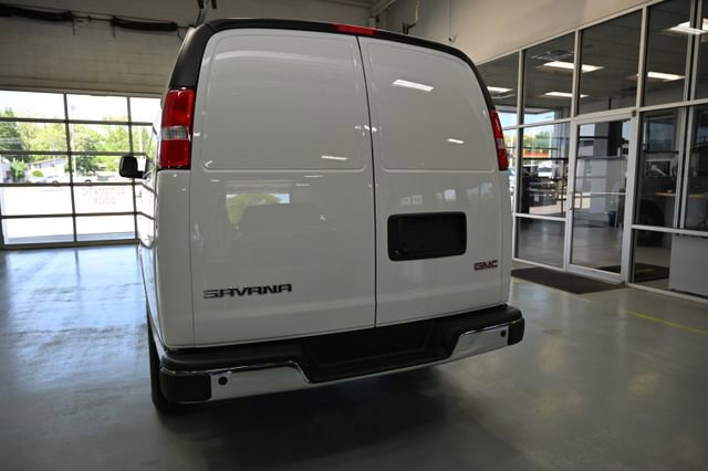 New 2026 GMC Savana 3500 w/ Driver Convenience Package RWD image 7