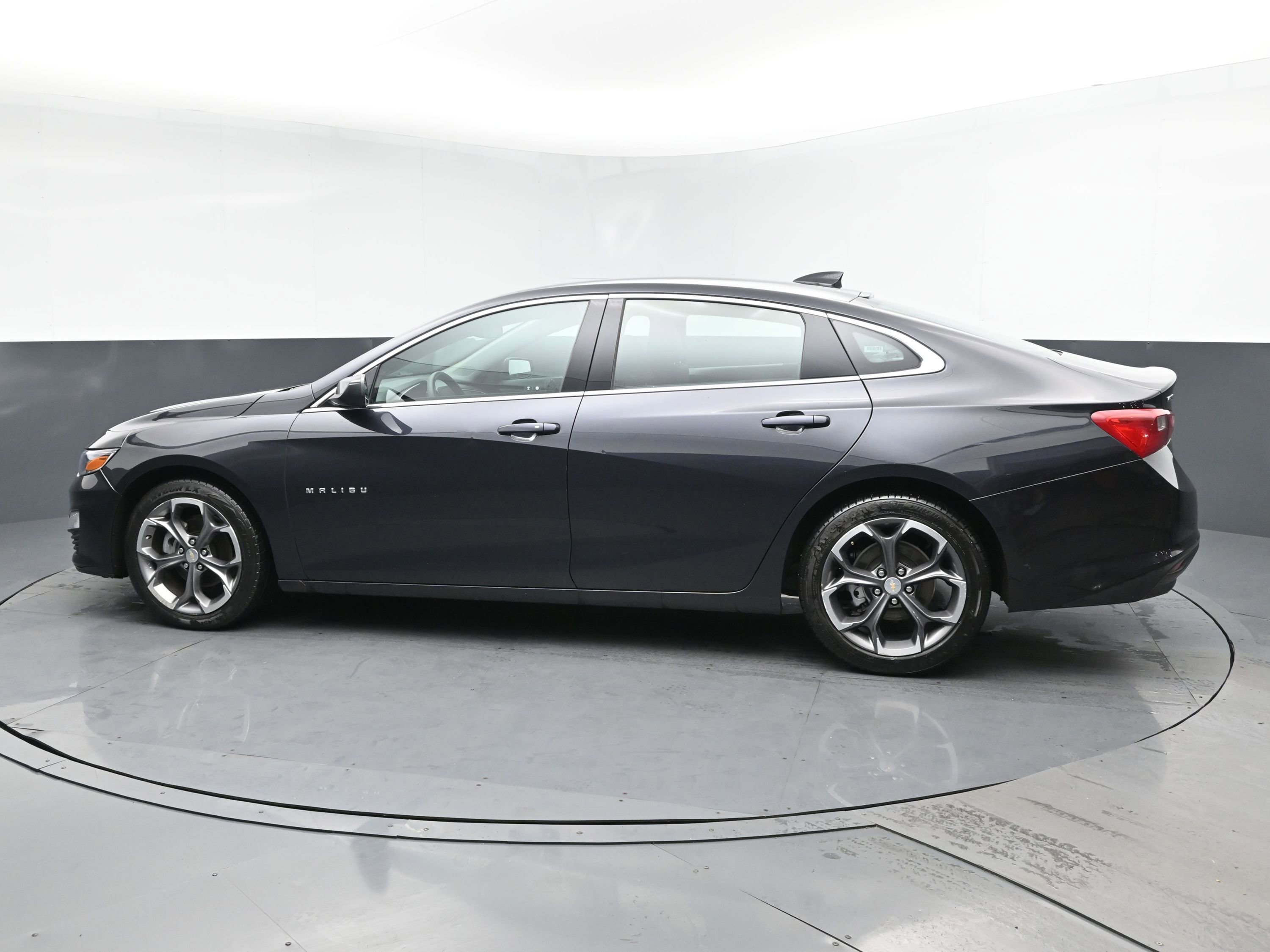 Used 2023 Chevrolet Malibu LT image 4