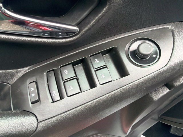 Used 2022 Chevrolet Trax LT w/ LT Convenience Package AWD/4WD image 12