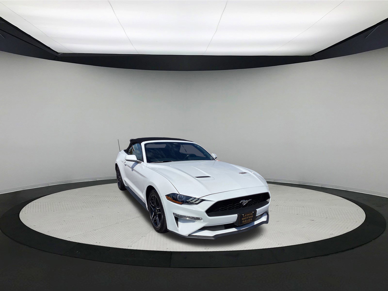 Used 2023 Ford Mustang Premium RWD image 3