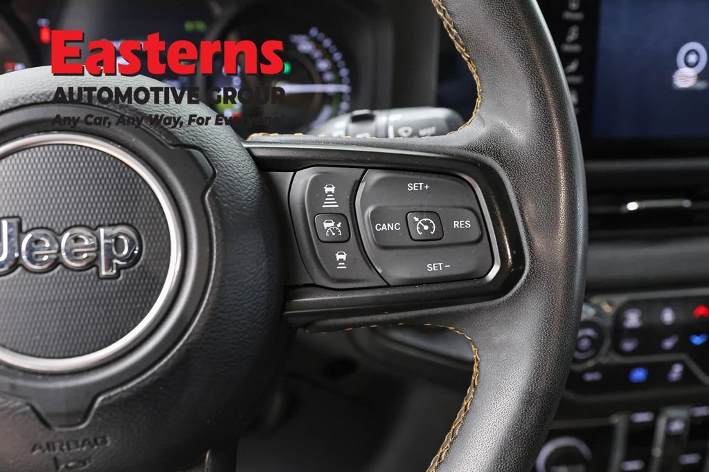 Used 2024 Jeep Wrangler Unlimited w/ Convenience Group AWD/4WD image 16