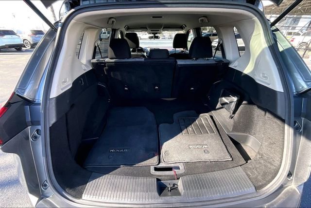 Used 2021 Nissan Rogue S image 21