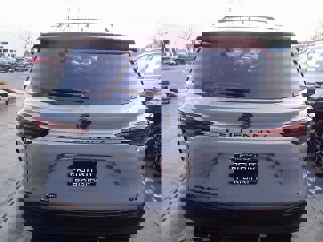 Used 2025 Toyota Sienna XLE Woodland Edition image 7