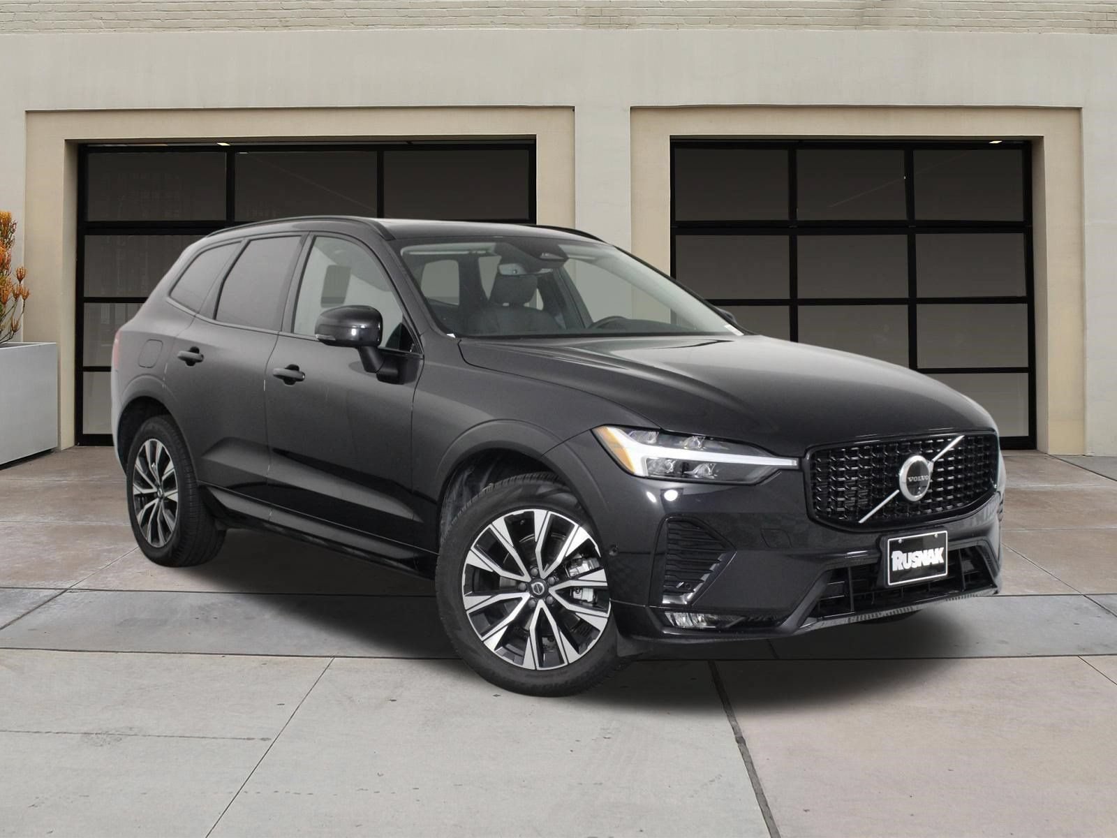 Certified 2025 Volvo XC60 B5 Plus AWD/4WD image 34