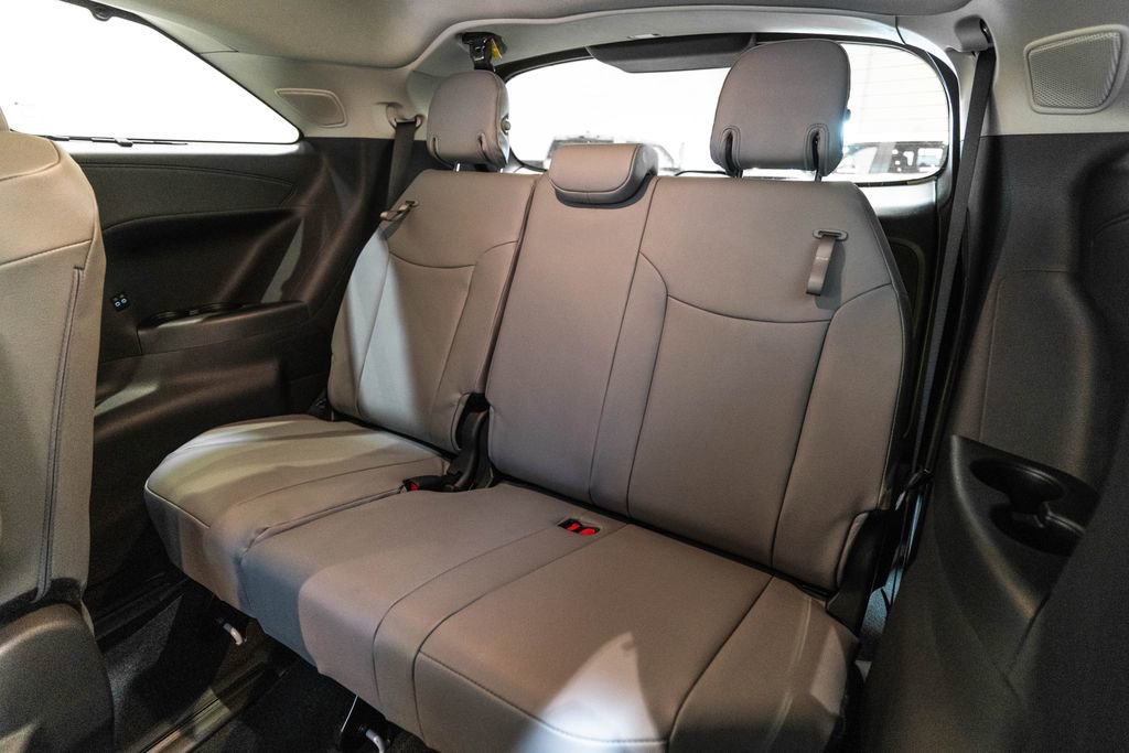 New 2026 Toyota Sienna XLE FWD image 38