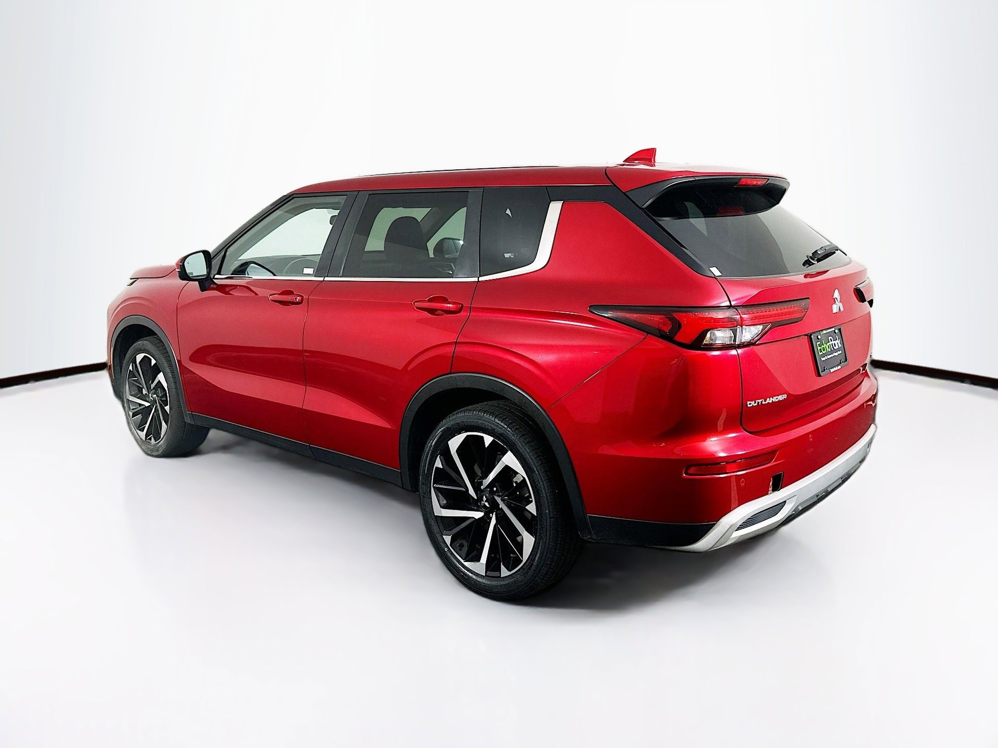 Used 2024 Mitsubishi Outlander SE image 5