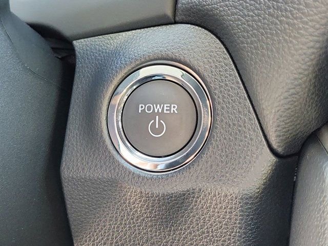 Used 2025 Toyota RAV4 XLE image 33