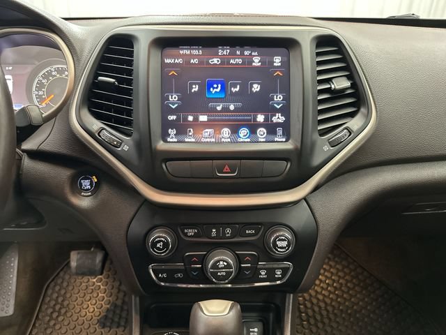 Used 2015 Jeep Cherokee Trailhawk AWD/4WD image 19