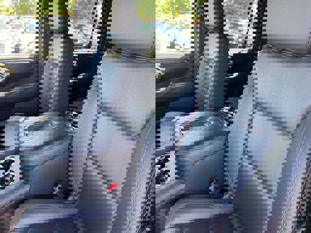 Used 2024 Chevrolet Suburban LT image 14