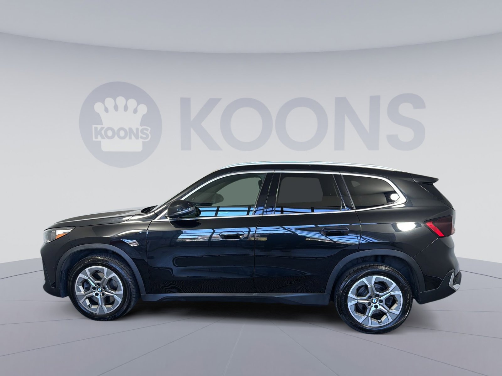 Used 2023 BMW X1 xDrive28i AWD/4WD image 2