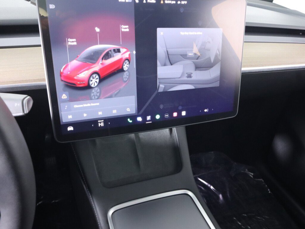 Used 2024 Tesla Model Y Long Range image 13