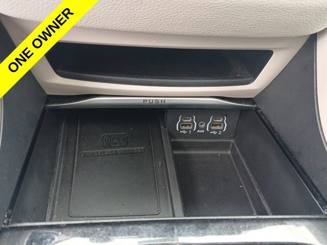 Certified 2023 Chrysler Pacifica Limited FWD image 31