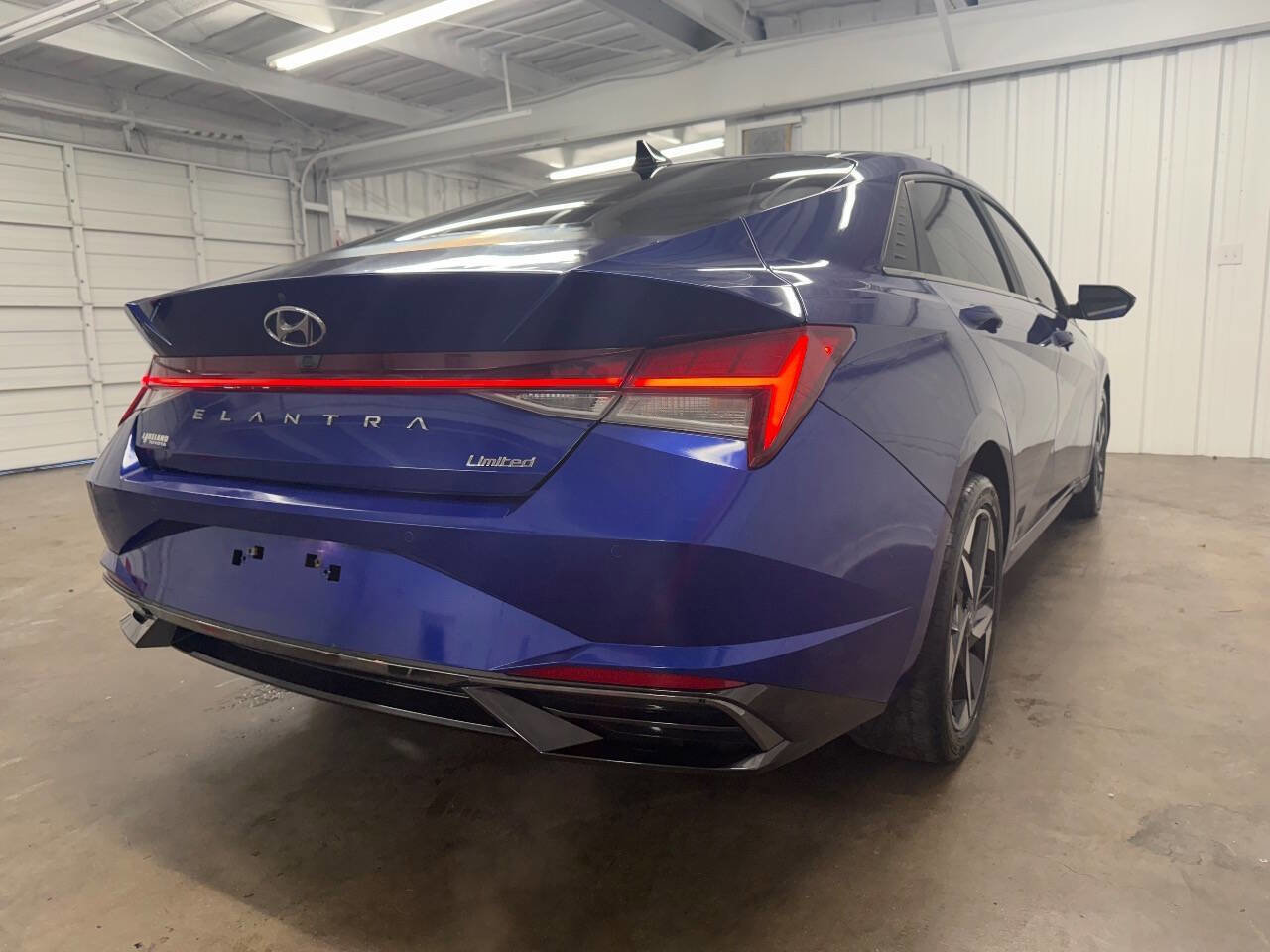 Used 2021 Hyundai Elantra Limited image 14