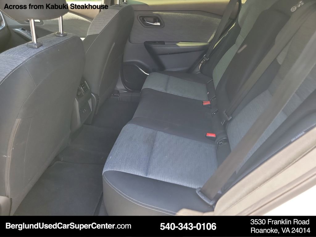 Used 2023 Nissan Rogue SV image 7