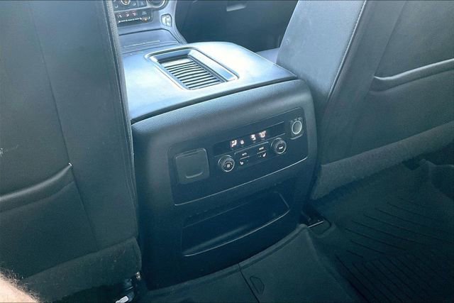 Used 2020 Chevrolet Suburban Premier image 10