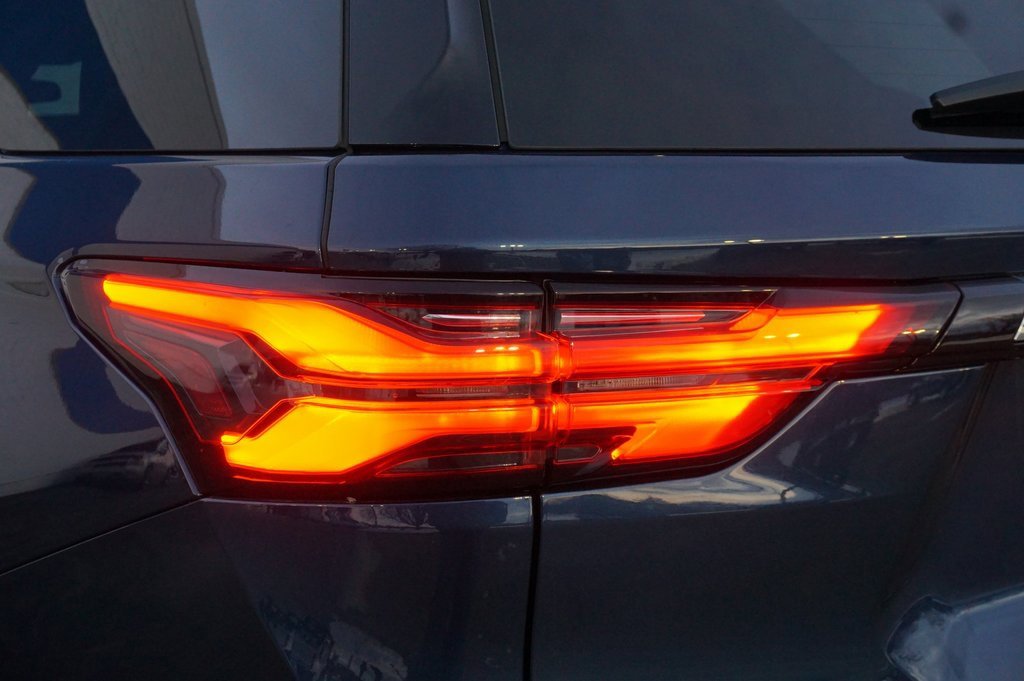 Certified 2023 Chevrolet Traverse LT image 33