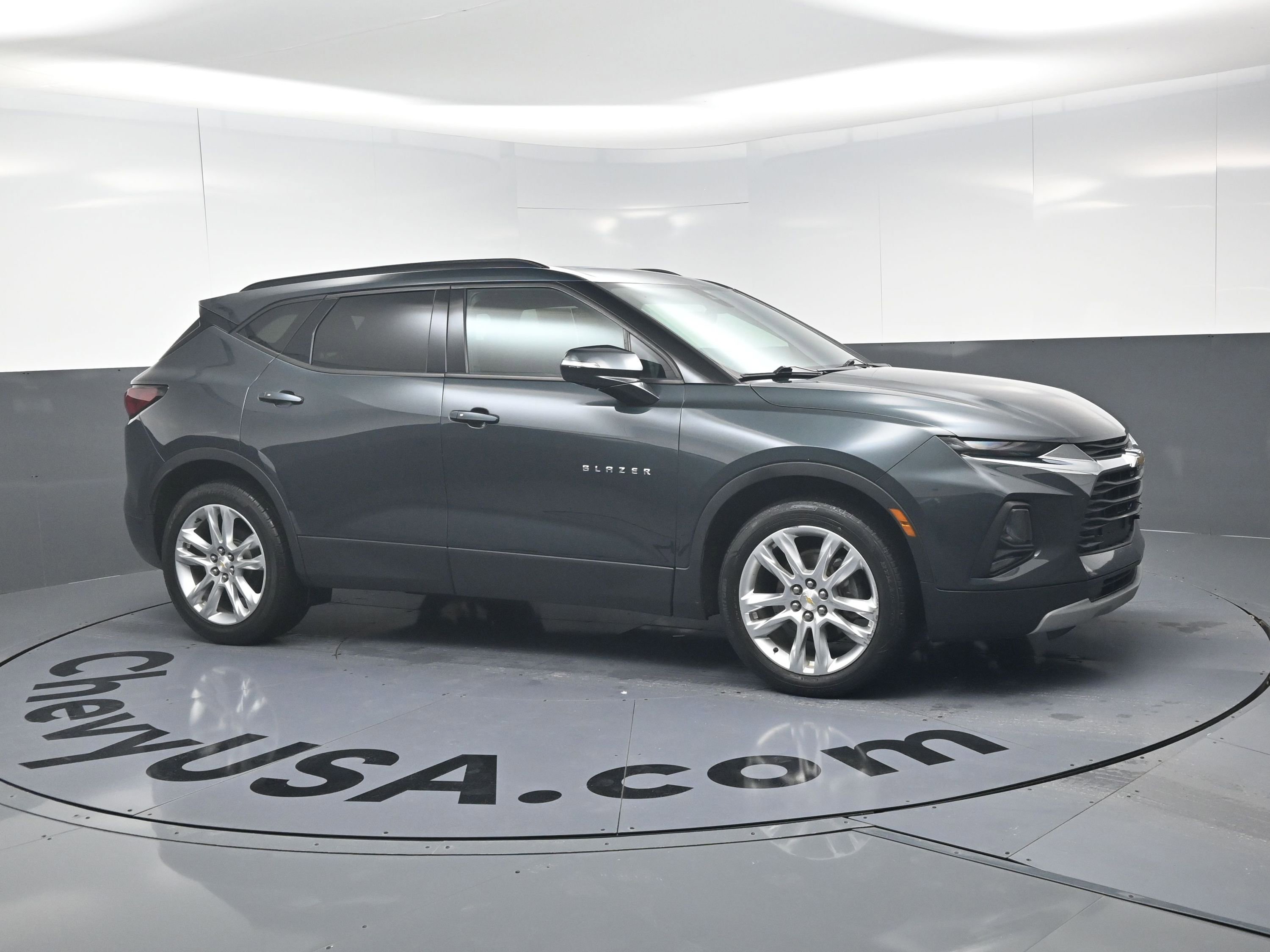 Used 2019 Chevrolet Blazer LT w/ Sun and Wheels Package image 2