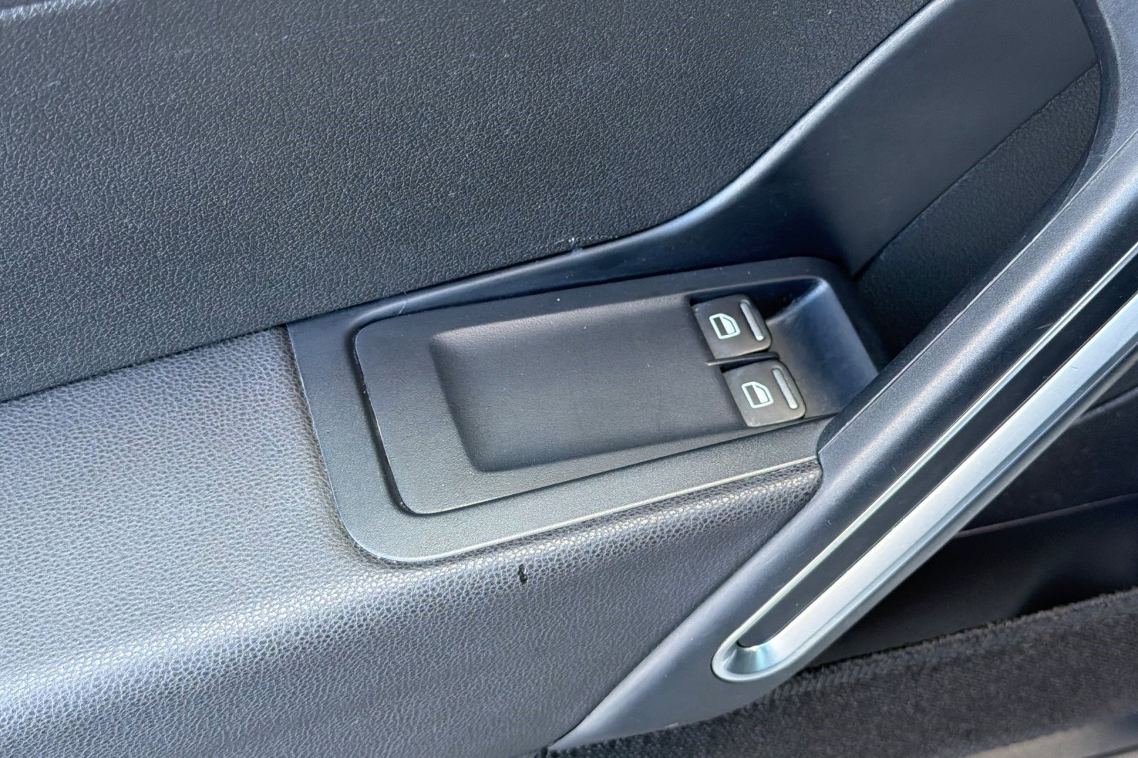 Used 2012 Volkswagen Beetle 2.5 image 13