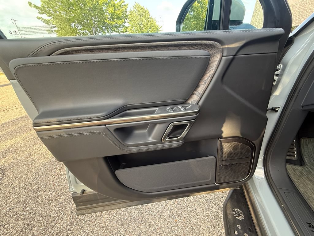 Used 2022 Rivian R1T Launch Edition AWD/4WD image 12