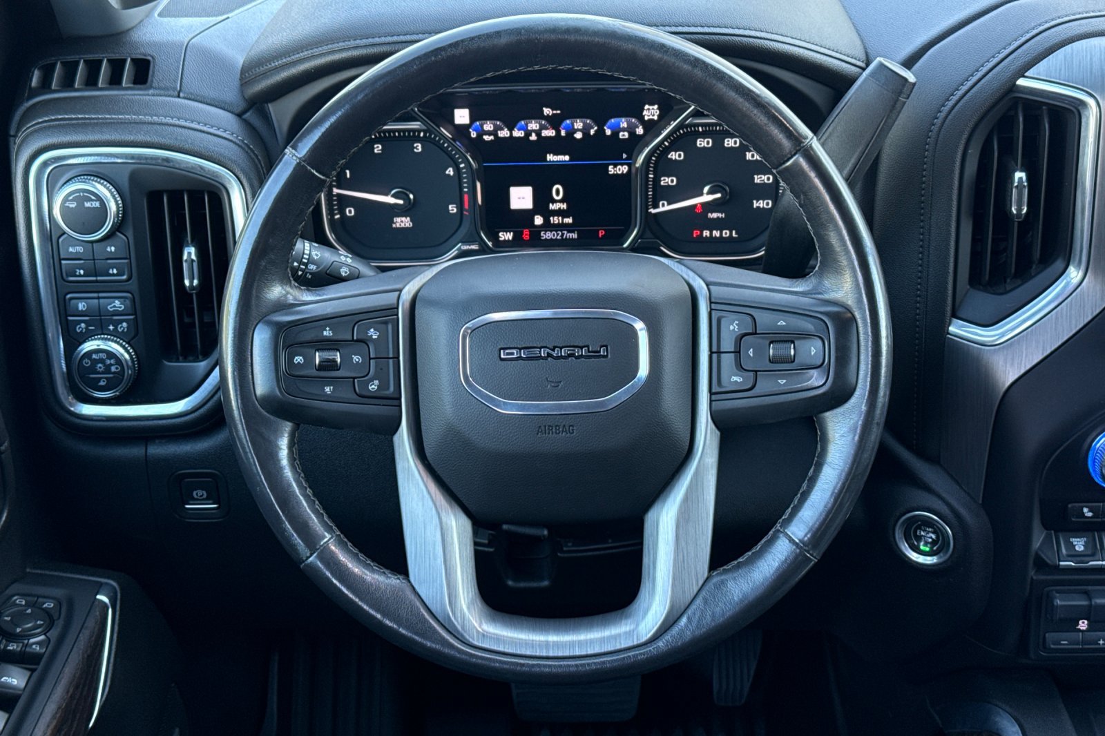 Used 2023 GMC Sierra 3500 Denali w/ Denali Ultimate Package AWD/4WD image 18