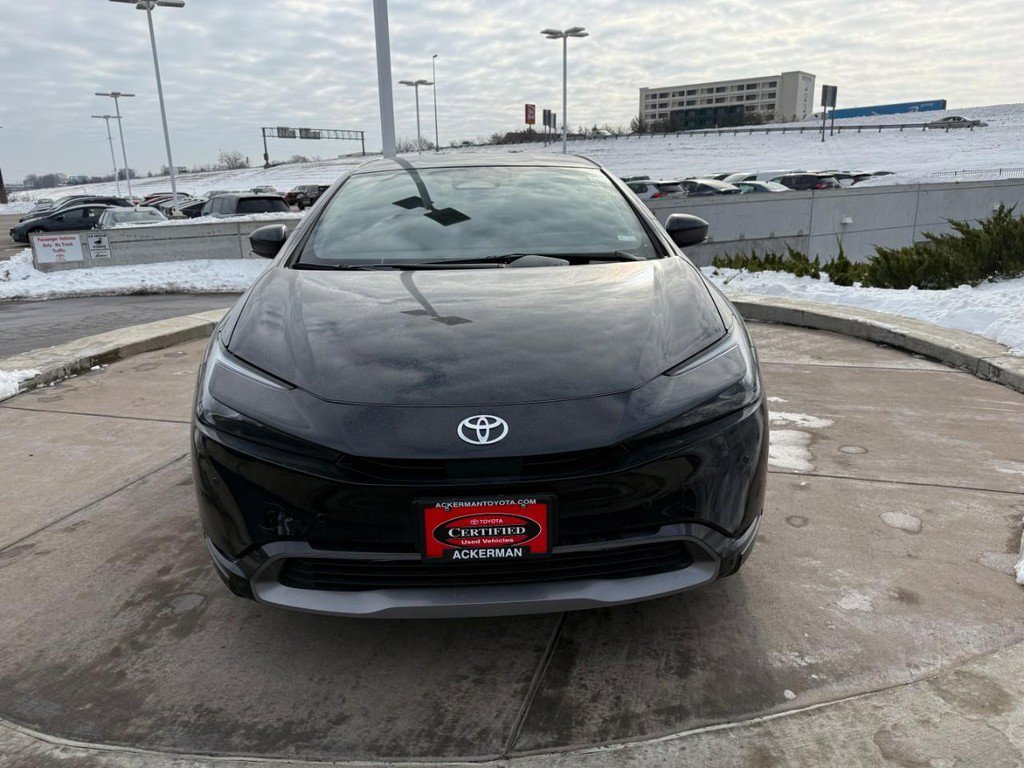Used 2025 Toyota Prius XLE image 12
