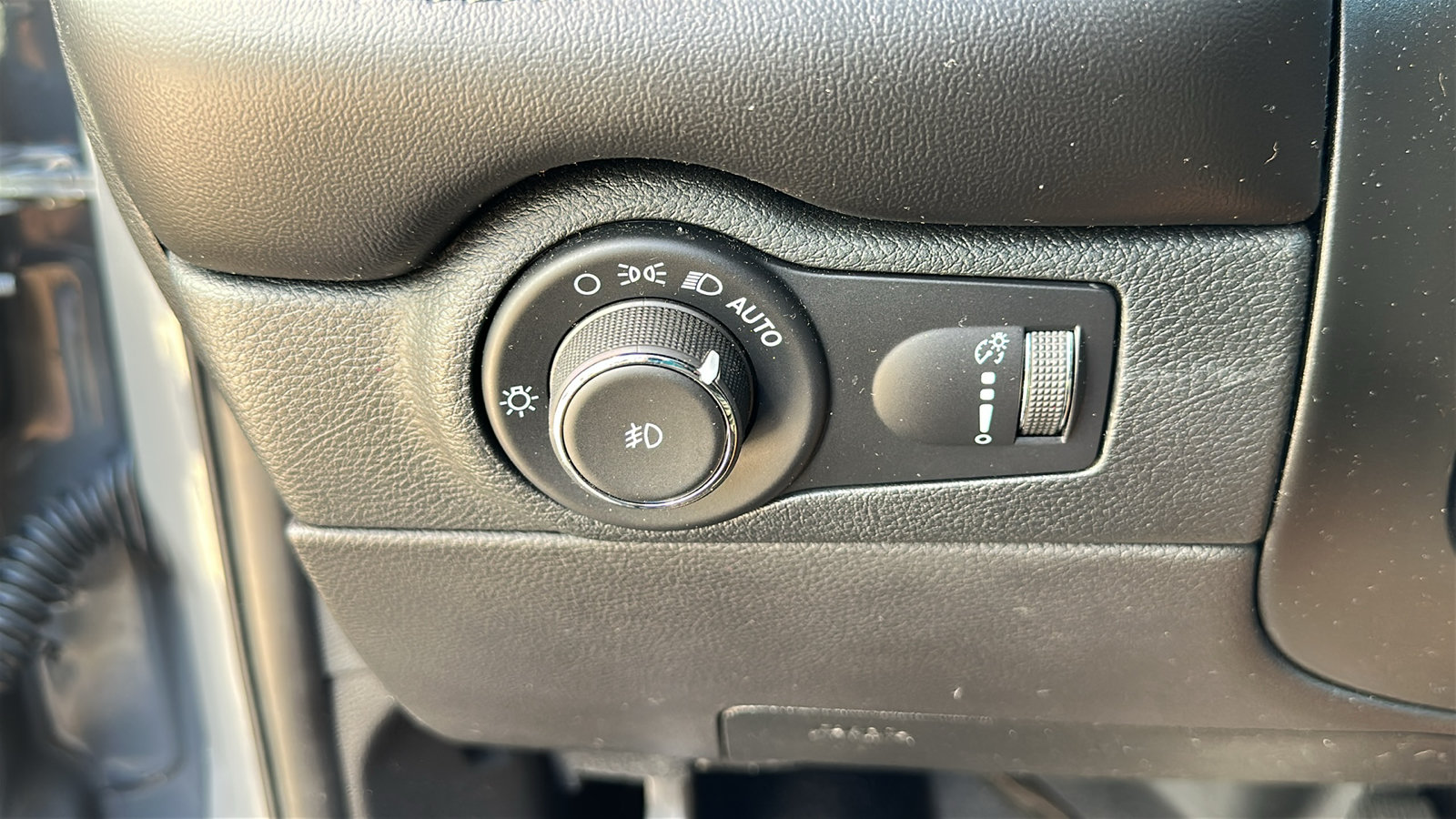 Used 2021 Dodge Durango SXT w/ 3rd Row Seating Group AWD/4WD image 14