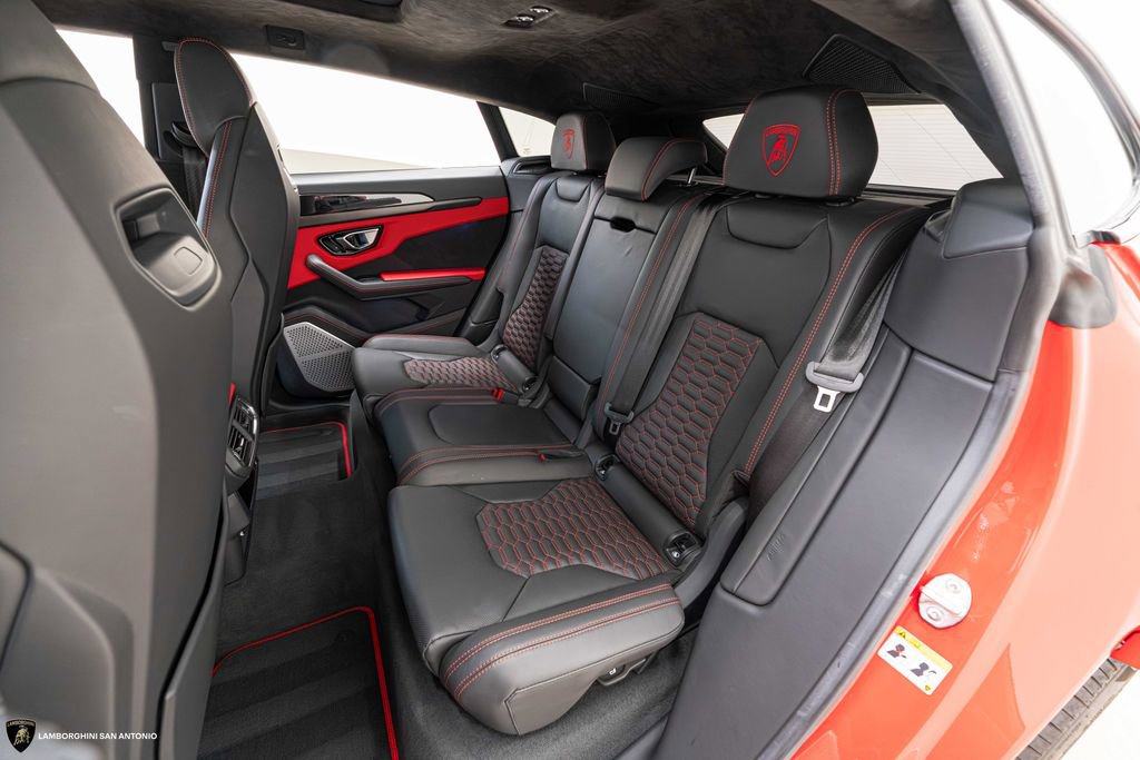 Used 2022 Lamborghini Urus AWD/4WD image 23