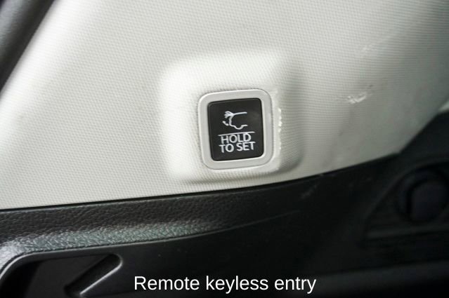 Used 2023 Jeep Grand Cherokee Limited w/ Luxury Tech Group II image 7