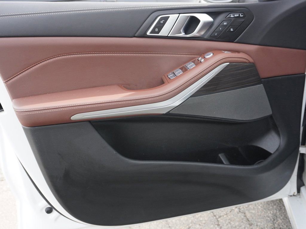 Used 2023 BMW X7 xDrive40i w/ Premium Package image 25