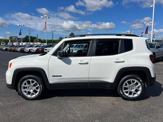 Used 2022 Jeep Renegade Latitude AWD/4WD image 4