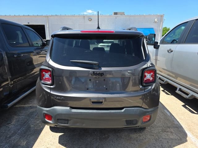 Used 2018 Jeep Renegade Altitude w/ UConnect 8.4 Nav Group AWD/4WD image 4
