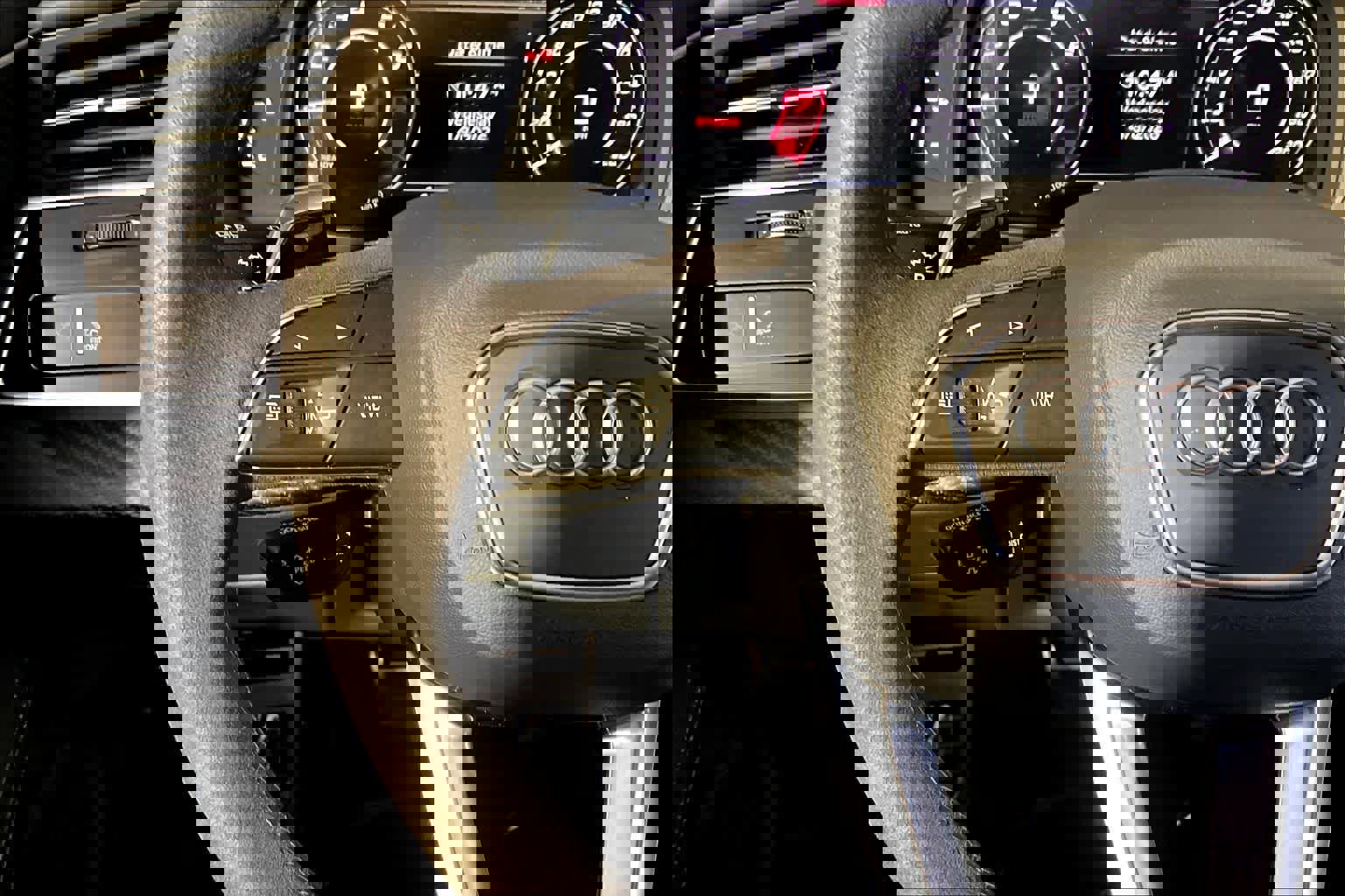 Used 2024 Audi RS Q8 image 24