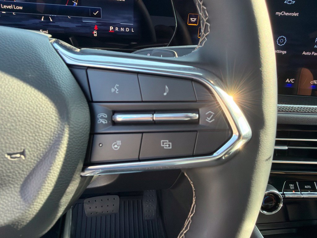 New 2027 Chevrolet Traverse Z71 w/ Enhanced Driving Package AWD/4WD image 27