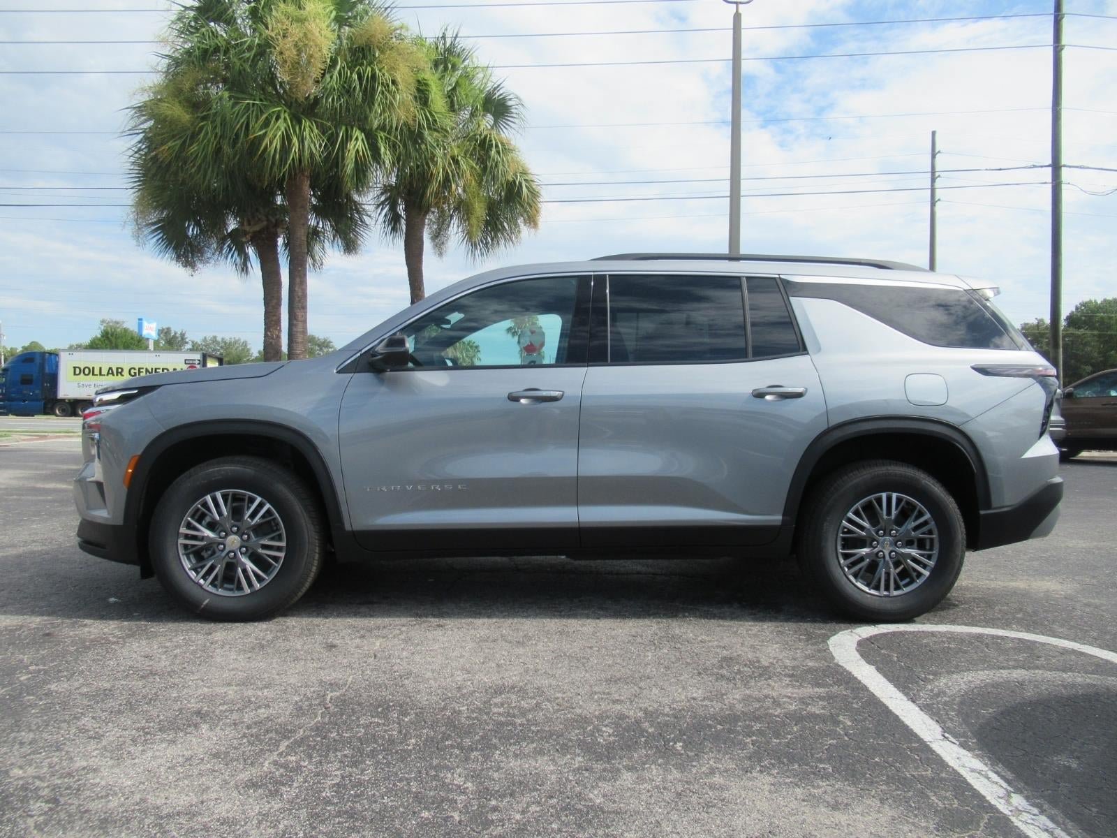 New 2027 Chevrolet Traverse LT w/ Driver Confidence Package FWD image 2