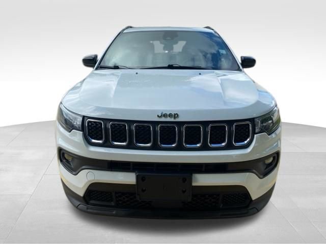 Used 2023 Jeep Compass Latitude image 2