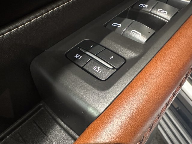 Used 2024 GMC Yukon XL Denali Ultimate AWD/4WD image 8