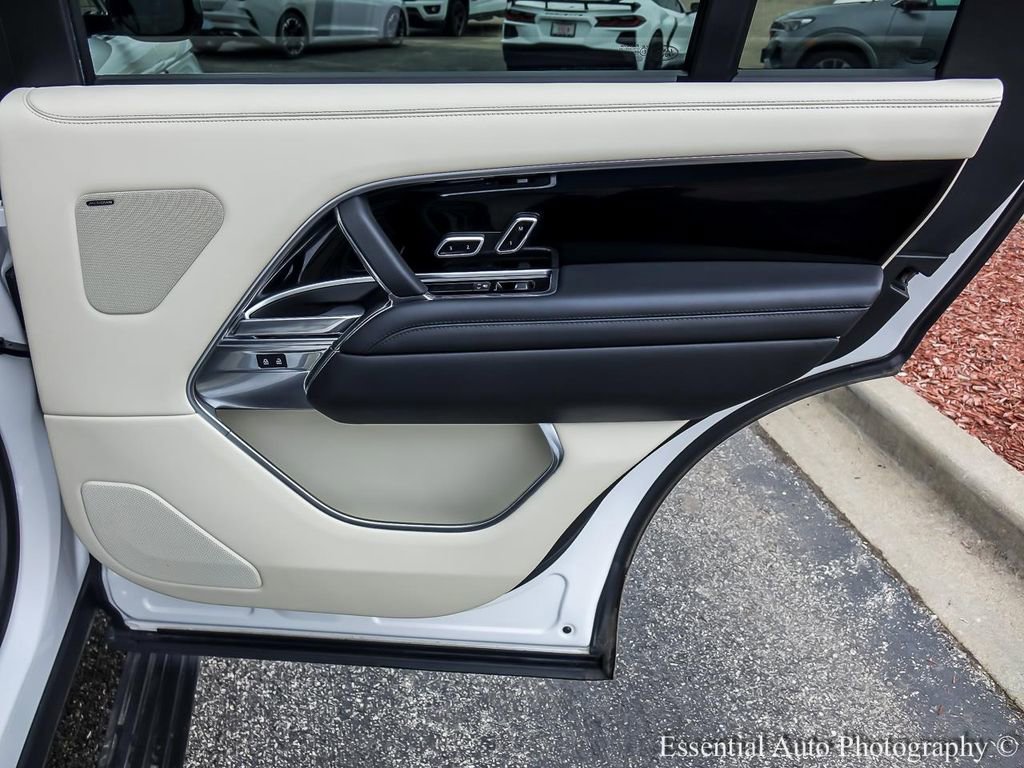 Used 2023 Land Rover Range Rover Long Wheelbase SE image 27