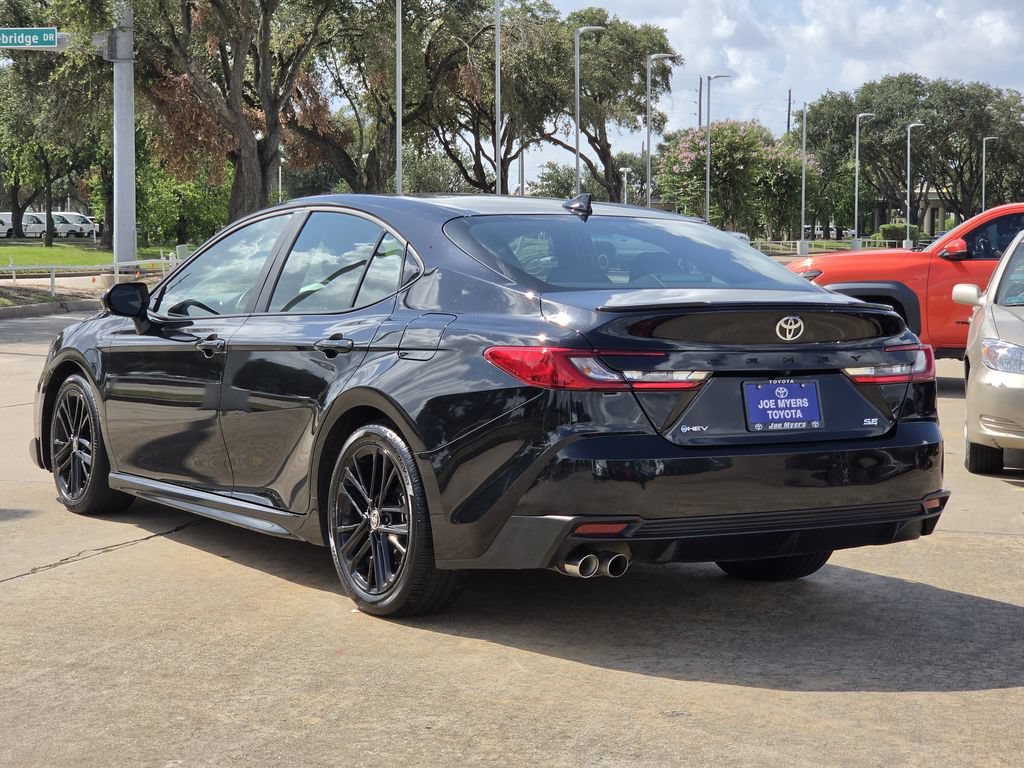 Used 2025 Toyota Camry SE FWD image 7