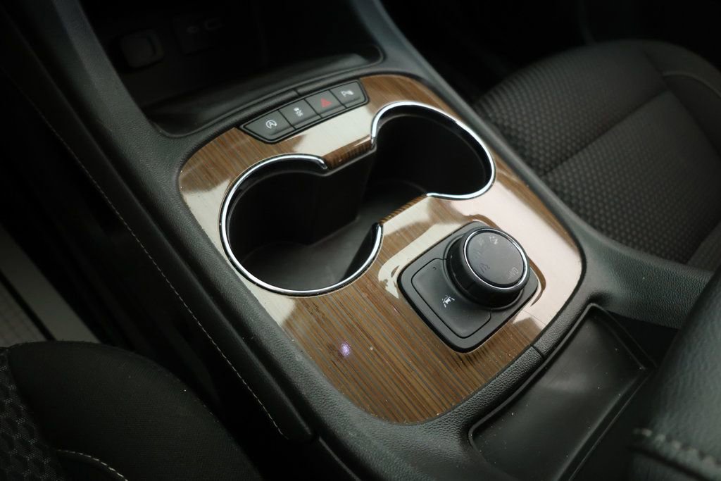 Used 2021 GMC Acadia SLE image 14