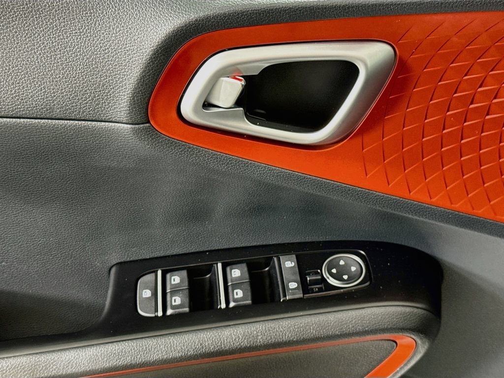 Certified 2025 Kia Soul GT-Line FWD image 23