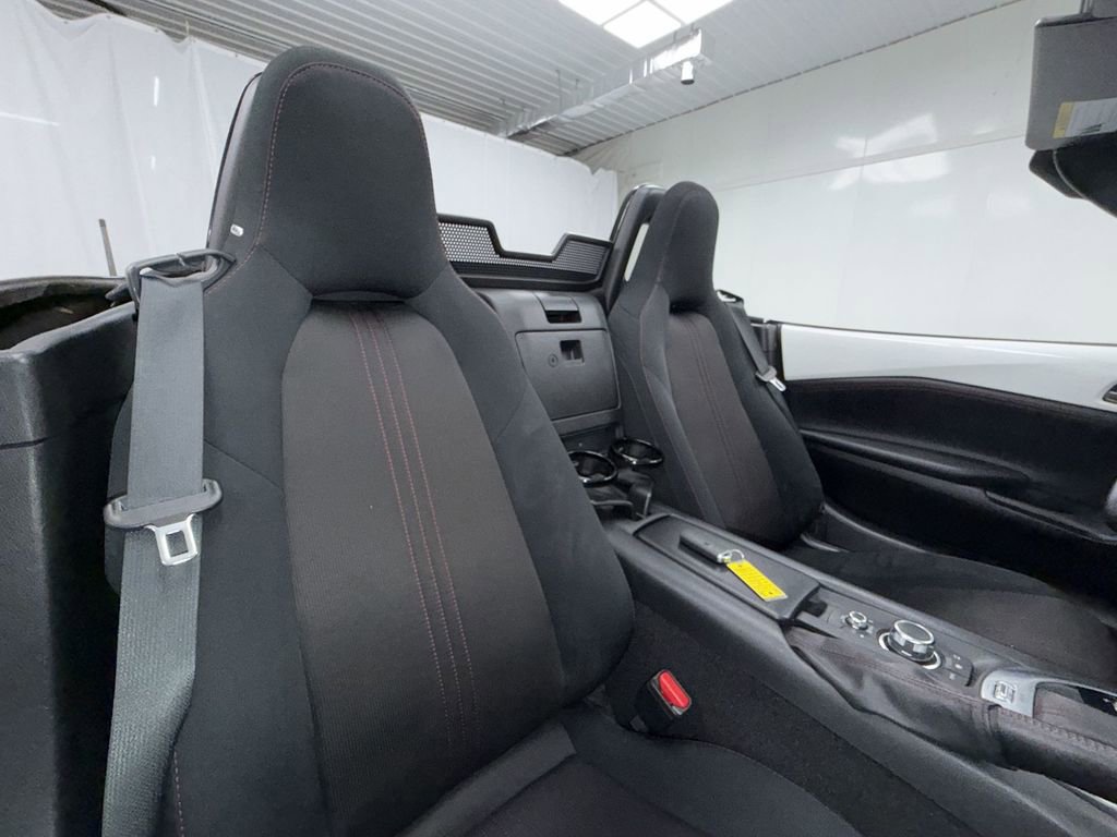Used 2016 MAZDA MX-5 Miata Club RWD image 19